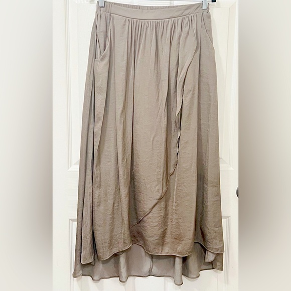 Lisa rinna Charmeuse crinkle maxi boho Skirt Size Small - Picture 2 of 6